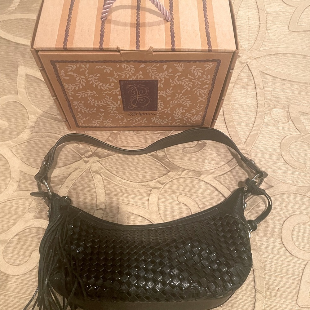 Perfect size shoulder handbag